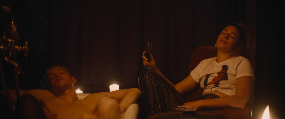 Femme.2023.Bluray.10-00_54_19-2024_08_03_18_03_30.jpg