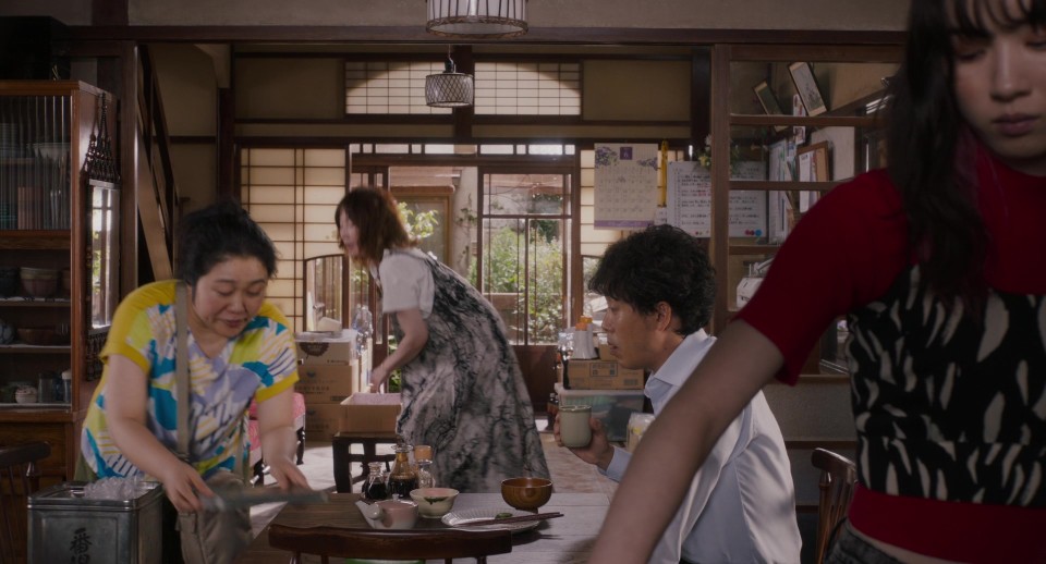 Mom.Is.That.You.2023.Bluray.1080p.DTS-HDMA5.1.x264-CHD.mkv_20240808_163102.654.jpg