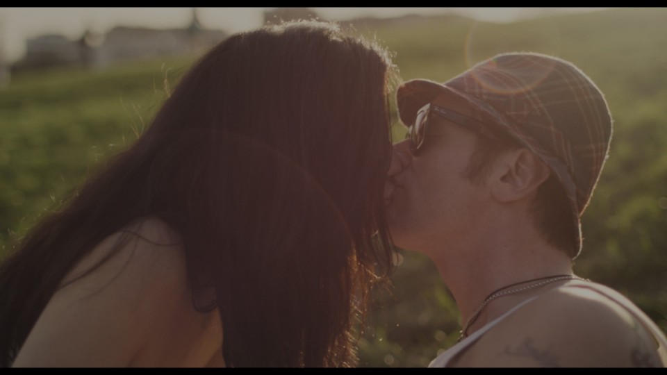 Back.to.Black.2024.2160p.UHD.Bluray.REMUX.HEVC.TrueHD7.1-CHD.mkv_20240814_150738.112.jpg