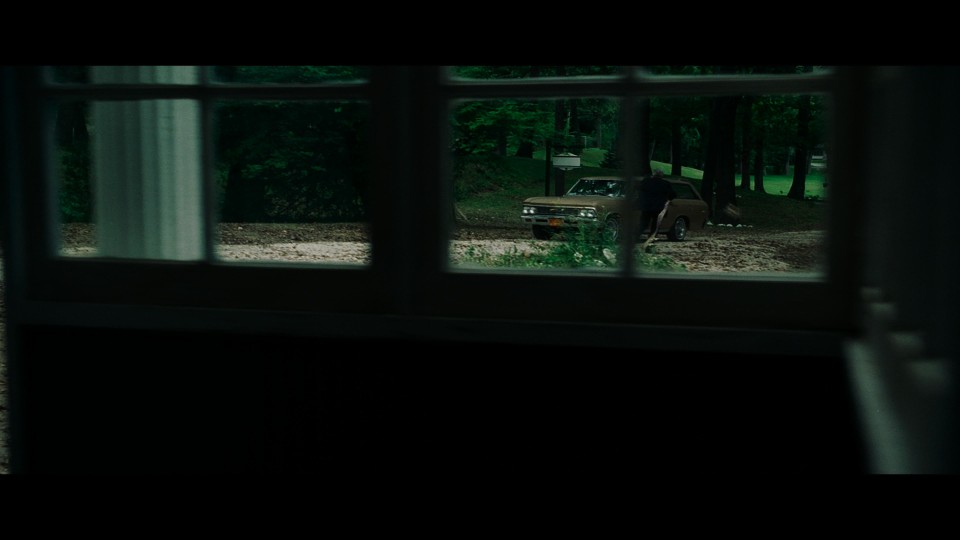 The.Amityville.Horror.2005.2160p.UHD.BluRay.REMUX.HEVC.DoVi.HDR.DTS-HDMA5.1-CHD.mkv_20240902_204518.250.jpg
