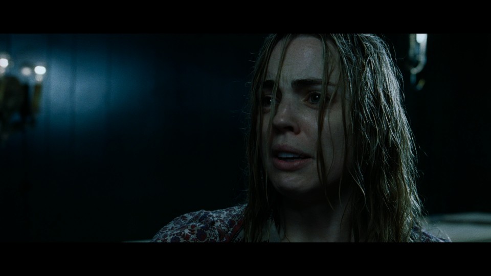 The.Amityville.Horror.2005.2160p.UHD.BluRay.REMUX.HEVC.DoVi.HDR.DTS-HDMA5.1-CHD.mkv_20240902_204521.736.jpg