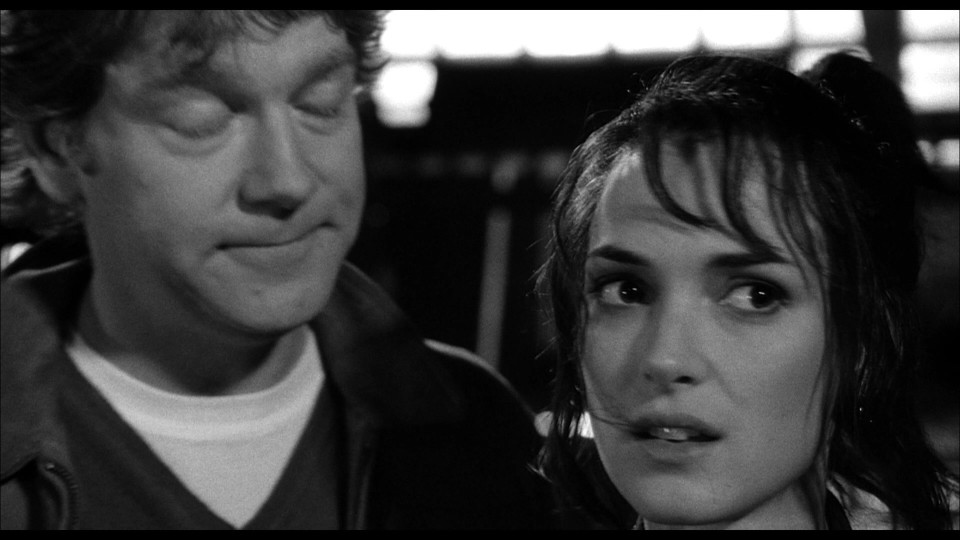 Celebrity.1998.1080p.BluRay.REMUX.AVC.DTS-HDMA2.0-CHD.mkv_20240904_102640.797.jpg