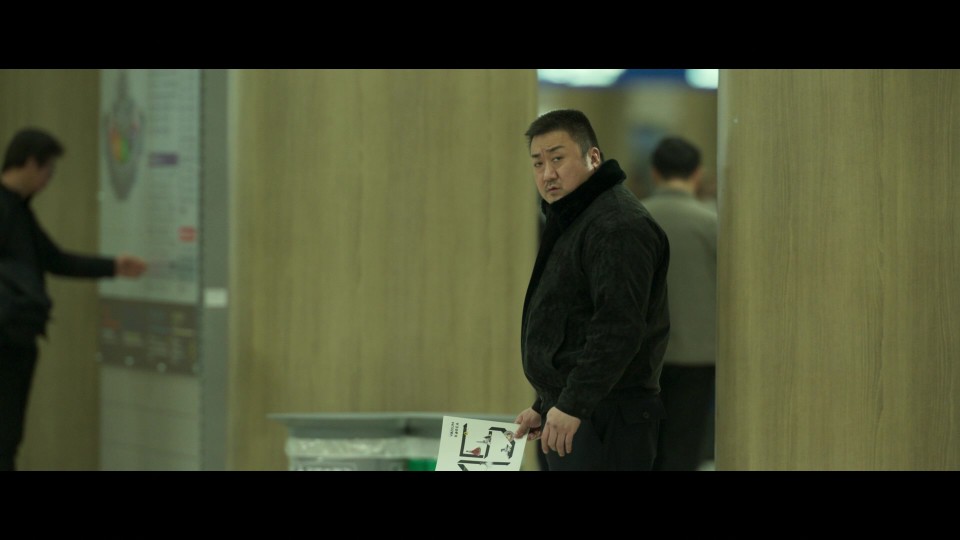 The.Roundup.Punishment.2024.1080p.Bluray.REMUX.AVC.TrueHD5.1-CHD.mkv_20240904_223543.245.jpg