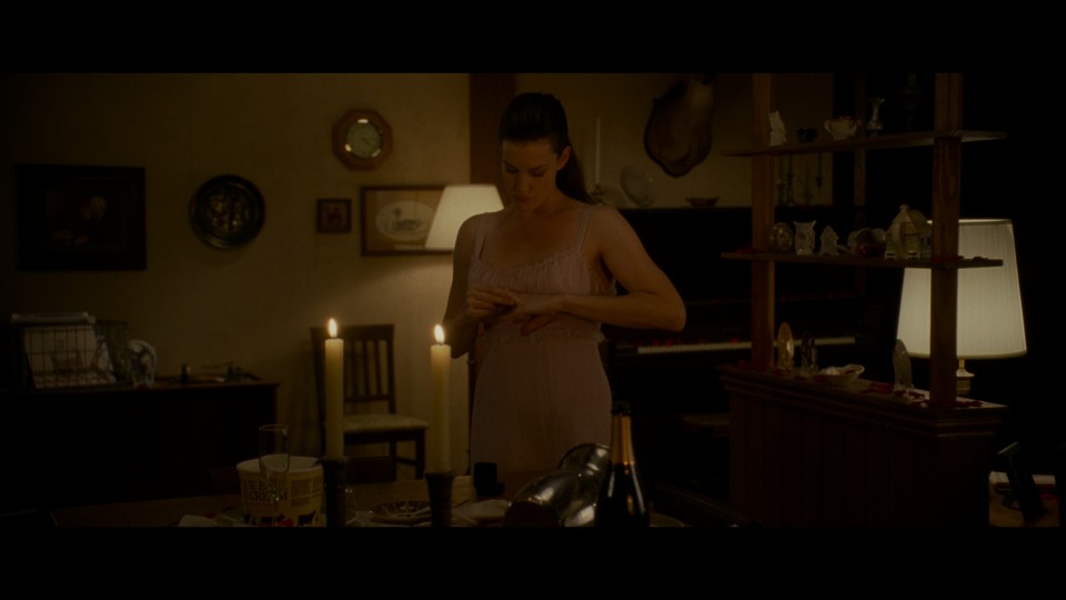 The.Strangers.2008.2160p.UHD.Bluray.REMUX.DoVi.HDR.HEVC.DTS-HDMA5.1-CHD.mkv_20240905_203308.065.jpg