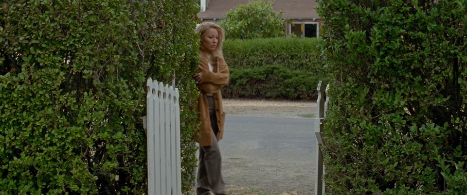 Village.of.the.Damned.1995.BluRay.1080p.DTS-HDMA5.1.x264-CHD.mkv_20240923_155230.024.jpg