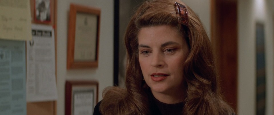 Village.of.the.Damned.1995.BluRay.1080p.DTS-HDMA5.1.x264-CHD.mkv_20240923_155232.536.jpg