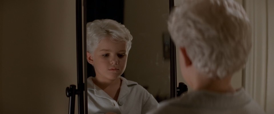 Village.of.the.Damned.1995.BluRay.1080p.DTS-HDMA5.1.x265.10bit-CHD.mkv_20240923_192004.727.jpg