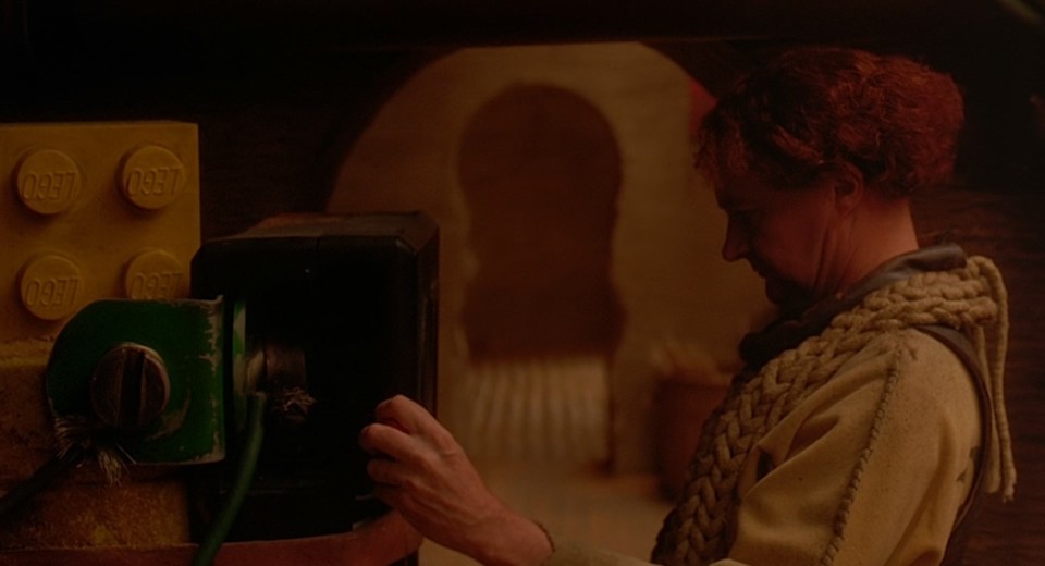 The.Borrowers.1997.Bluray.1080p.DTS-HDMA5.1.x265.10bit-CHD.mkv_20240928_005216.791.jpg