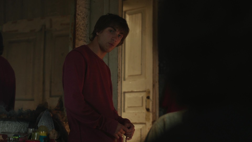 Crossing.2024.1080p.Bluray.REMUX.AVC.DTS-HDMA5.1-CHD.mkv_20241009_013301.065.jpg