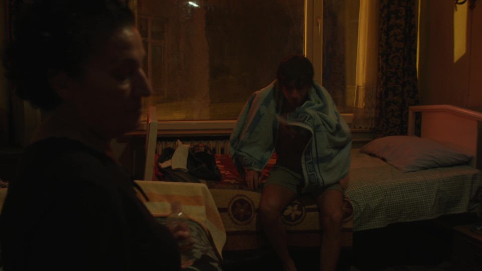 Crossing.2024.Bluray.1080p.DTS-HDMA5.1.x264-CHD.mkv_20241009_014029.764.jpg