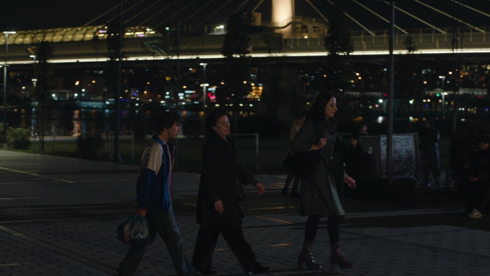 Crossing.2024.Bluray.1080p.DTS-HDMA5.1.x264-CHD.mkv_20241009_014036.313.jpg