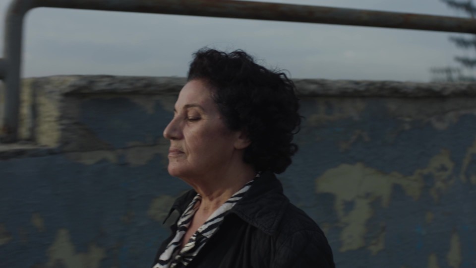 Crossing.2024.Bluray.1080p.DTS-HDMA5.1.x264-CHD.mkv_20241009_014038.052.jpg