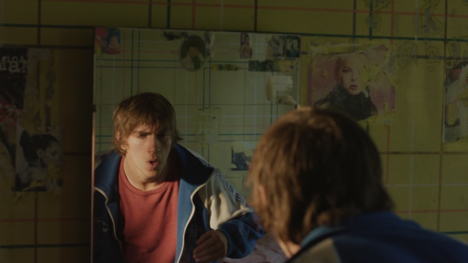 Crossing.2024.Bluray.1080p.DTS-HDMA5.1.x265.10bit-CHD.mkv_20241009_075714.743.jpg