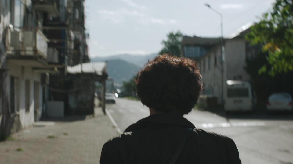 Crossing.2024.Bluray.1080p.iPad.AAC2.0.x264-CHDPAD.mp4_20241009_014343.535.jpg