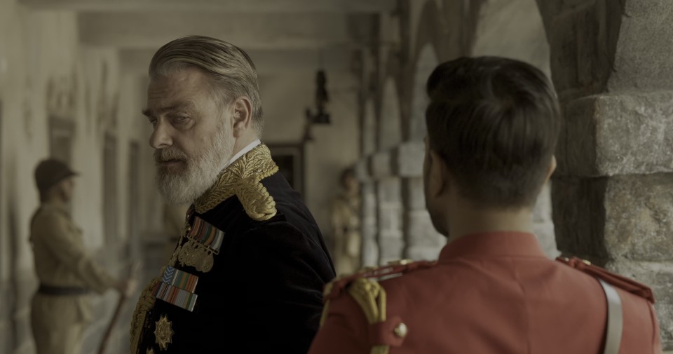 Rise.Roar.Revolt.2022.Bluray.2160p.TrueHD7.1.x265.10bit-CHD.mkv_20241030_230952.749.jpg