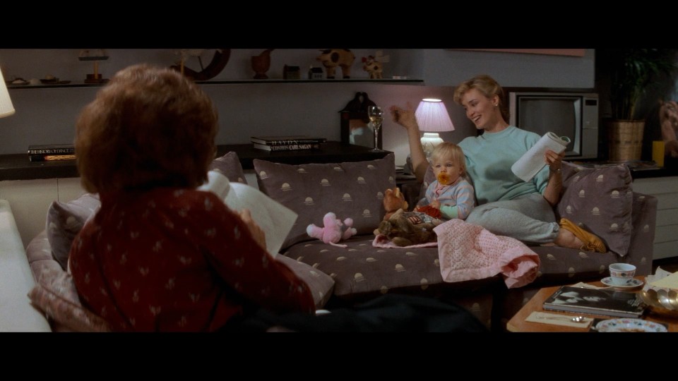Tootsie.1982.Bluray.1080p.iPad.AAC2.0.x264-CHDPAD.mp4_20241104_132159.423.jpg