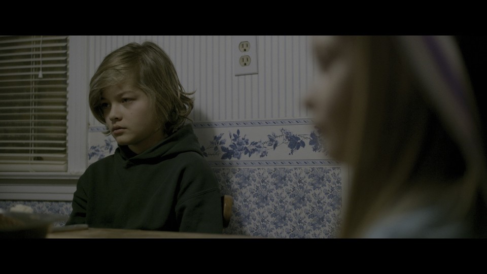 Itsy.Bitsy.2019.2160p.UHD.Bluray.REMUX.HEVC.DTS-HDMA5.1-CHD.mkv_20241117_232818.067.jpg