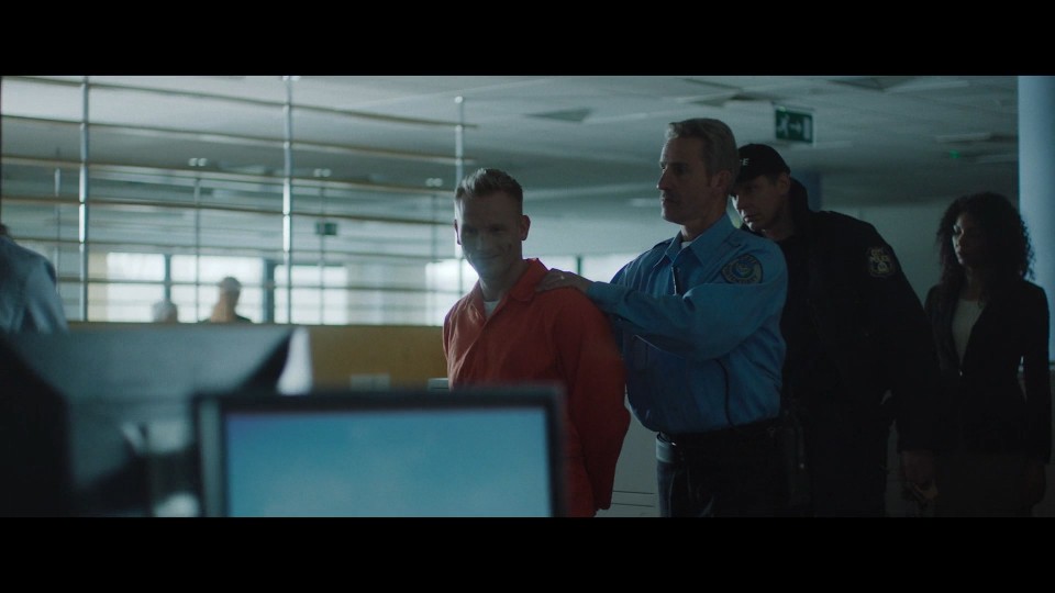 DarkGame.2024.Bluray.1080p.iPad.AAC2.0.x264-CHDPAD.mp4_20241120_013503.824.jpg