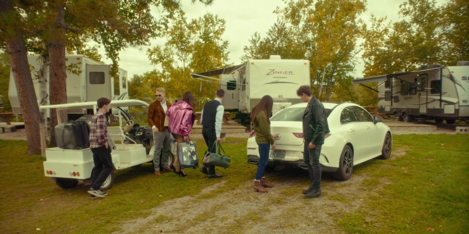 World.Ends.at.Camp.Z.2021.Bluray.1080p.DD2.0.x264-CHD.mkv_20241126_122110.330.jpg