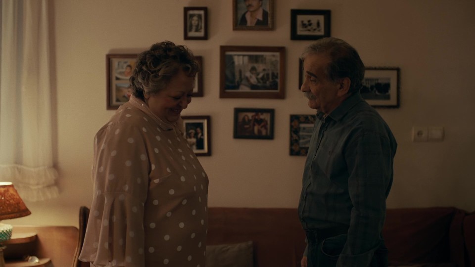 Keyke.mahboobe.man.2024.Bluray.1080p.DTS-HDMA5.1.x264-CHD.mkv_20241206_180831.986.jpg