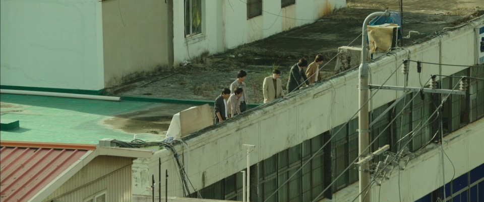 Taeksi.Woonjunsa.2017.Bluray.1080p.TrueHD5.1.x264-CHD.mkv_20241206_232010.193.jpg
