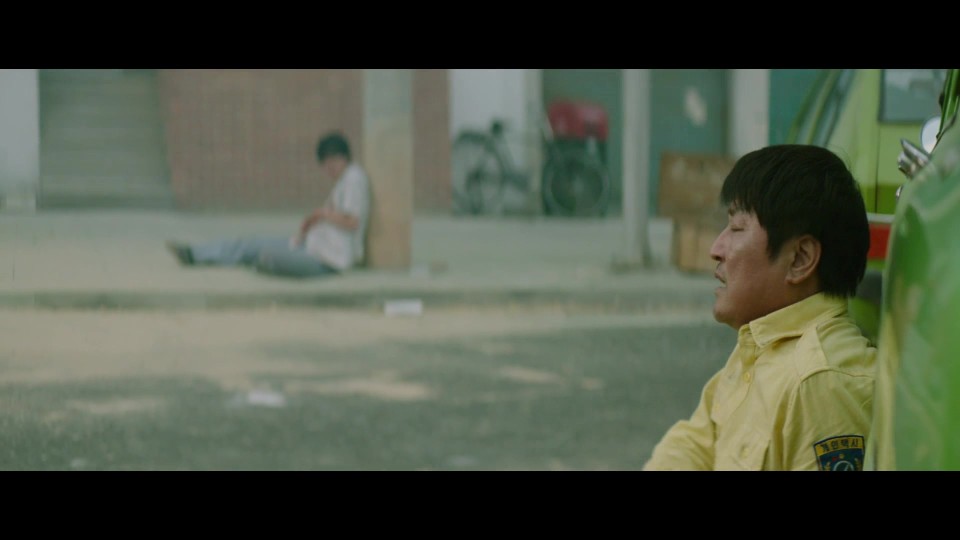 Taeksi.Woonjunsa.2017.Bluray.1080p.iPad.AAC2.0.x264-CHDPAD.mp4_20241206_211415.333.jpg