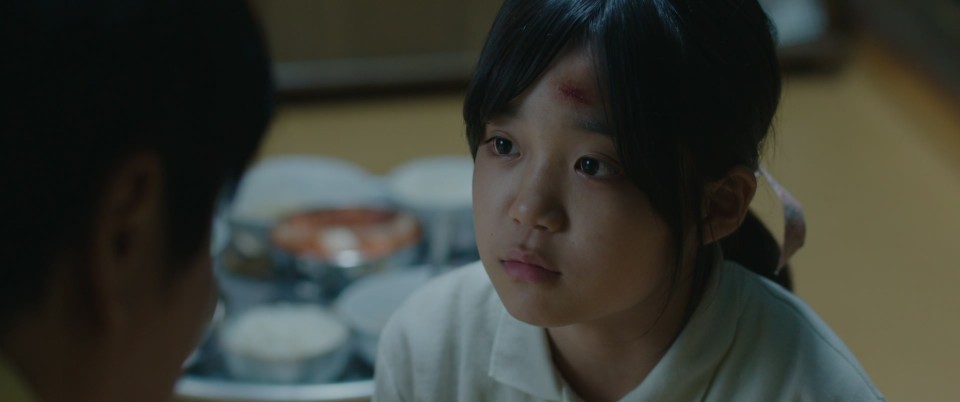 Taeksi.Woonjunsa.2017.Bluray.1080p.TrueHD5.1.x265.10bit-CHD.mkv_20241207_084034.668.jpg