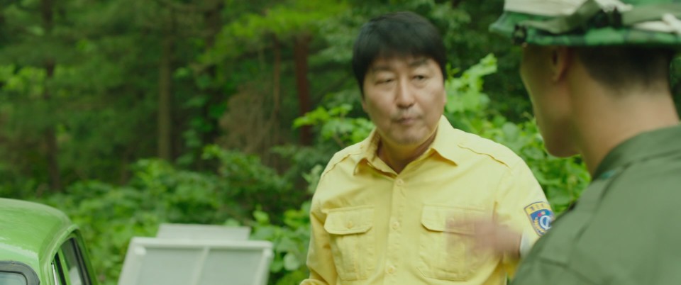 Taeksi.Woonjunsa.2017.Bluray.1080p.TrueHD5.1.x265.10bit-CHD.mkv_20241207_084036.129.jpg