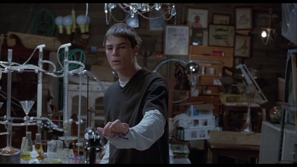 The.Faculty.1998.1080p.Bluray.REMUX.AVC.DTS-HDMA5.1-CHD.mkv_20241213_151208.438.jpg
