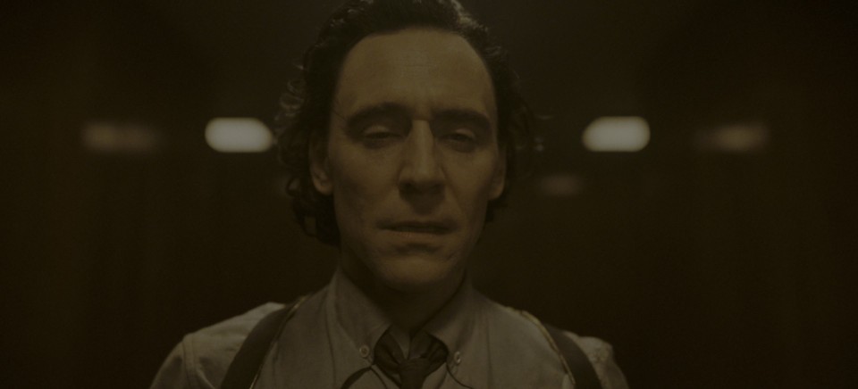 Loki.S02E01.2023.Bluray.2160p.TrueHD7.1.DoVi.HDR.x265.10bit-CHD.mkv_20250416_194404.440.jpg