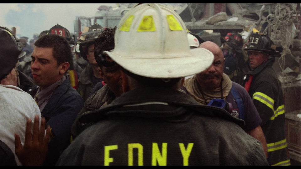World.Trade.Center.2006.1080p.Bluray.REMUX.AVC.DTS-HDMA5.1-CHD.mkv_20250810_203139.163.jpg