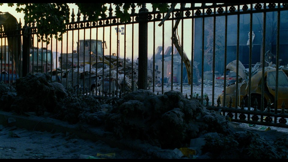 World.Trade.Center.2006.1080p.Bluray.REMUX.AVC.DTS-HDMA5.1-CHD.mkv_20250810_203147.030.jpg