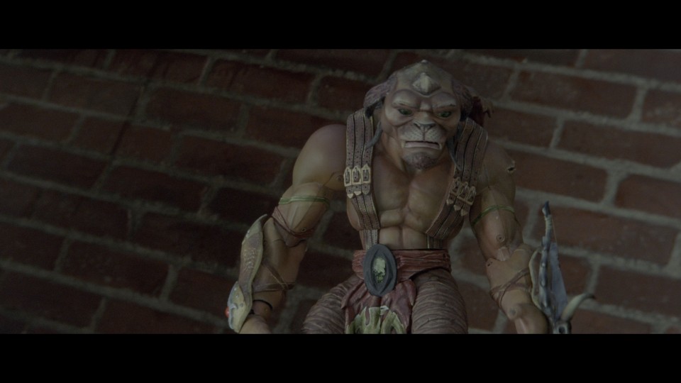 Small.Soldiers.1998.2160p.Bluray.REMUX.HEVC.DoVi.HDR.DTS-HDMA5.1-CHD.mkv_20250824_103417.331.jpg